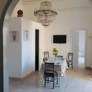 Apartament John Mary House, Katania